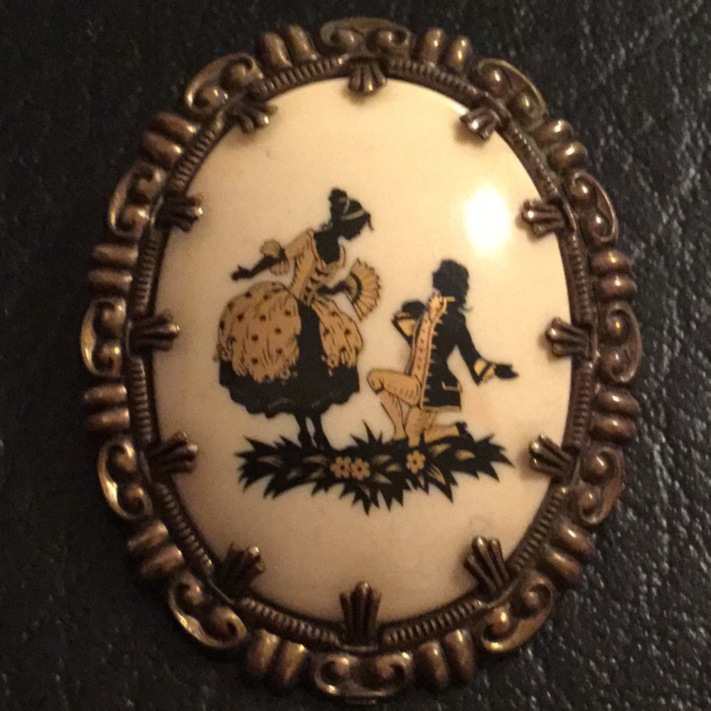 Antique West Germany cameo courting couple brooch